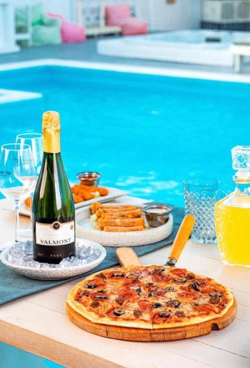 Amazing 2 Bedroom Selena Bay Apartament